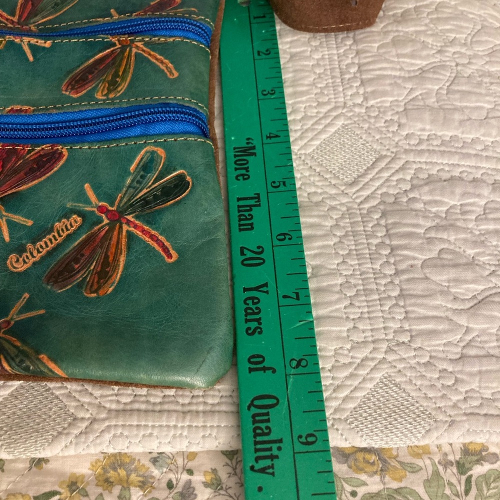 Hand-painted Leather Crossbody Bag from the Brand Colombitas Dragonfly Design - Picture 7 of 8